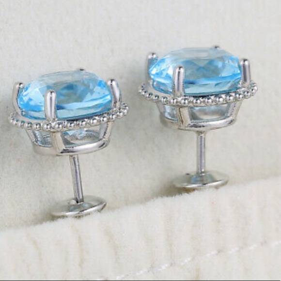 NEW 925 Sterling silver Diamond Stud Earrings - Picture 2 of 7